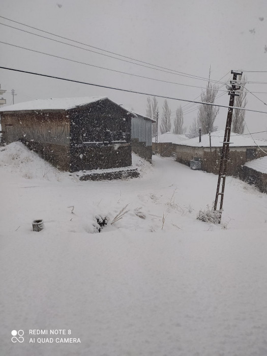 Kızılcahamam'a 2021 yılının ilk karı yağdı