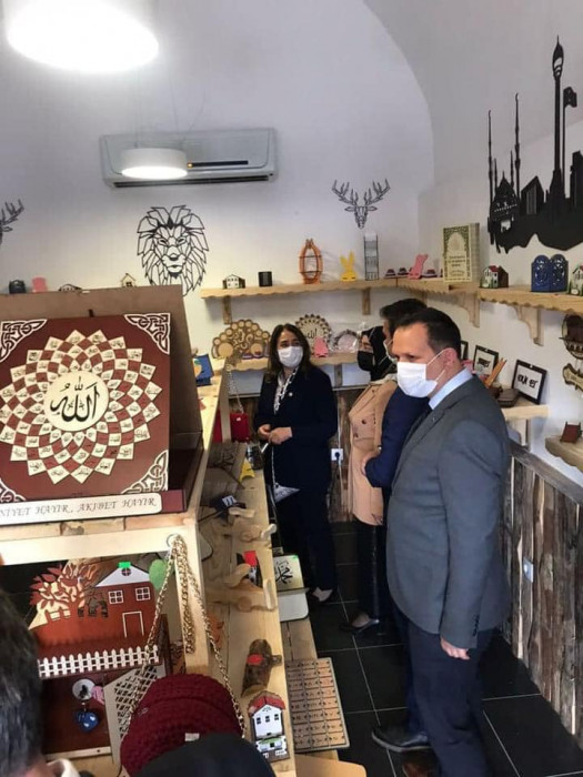 Çamlıdere'de Hayat Boyu Öğrenme Haftası Kapsamında El Sanatları Sergisi Açıldı