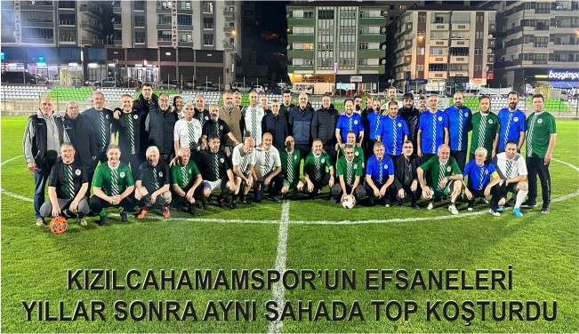 Efsaneler yıllar sonra aynı sahada hasret giderdi.