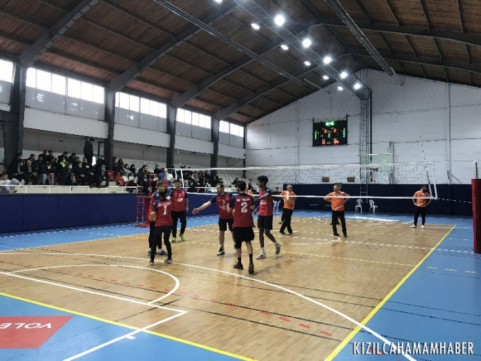 Kızılcahamam Kaymakamlığı Kurumlar Arası Voleybol Turnuvası Renkli Başladı