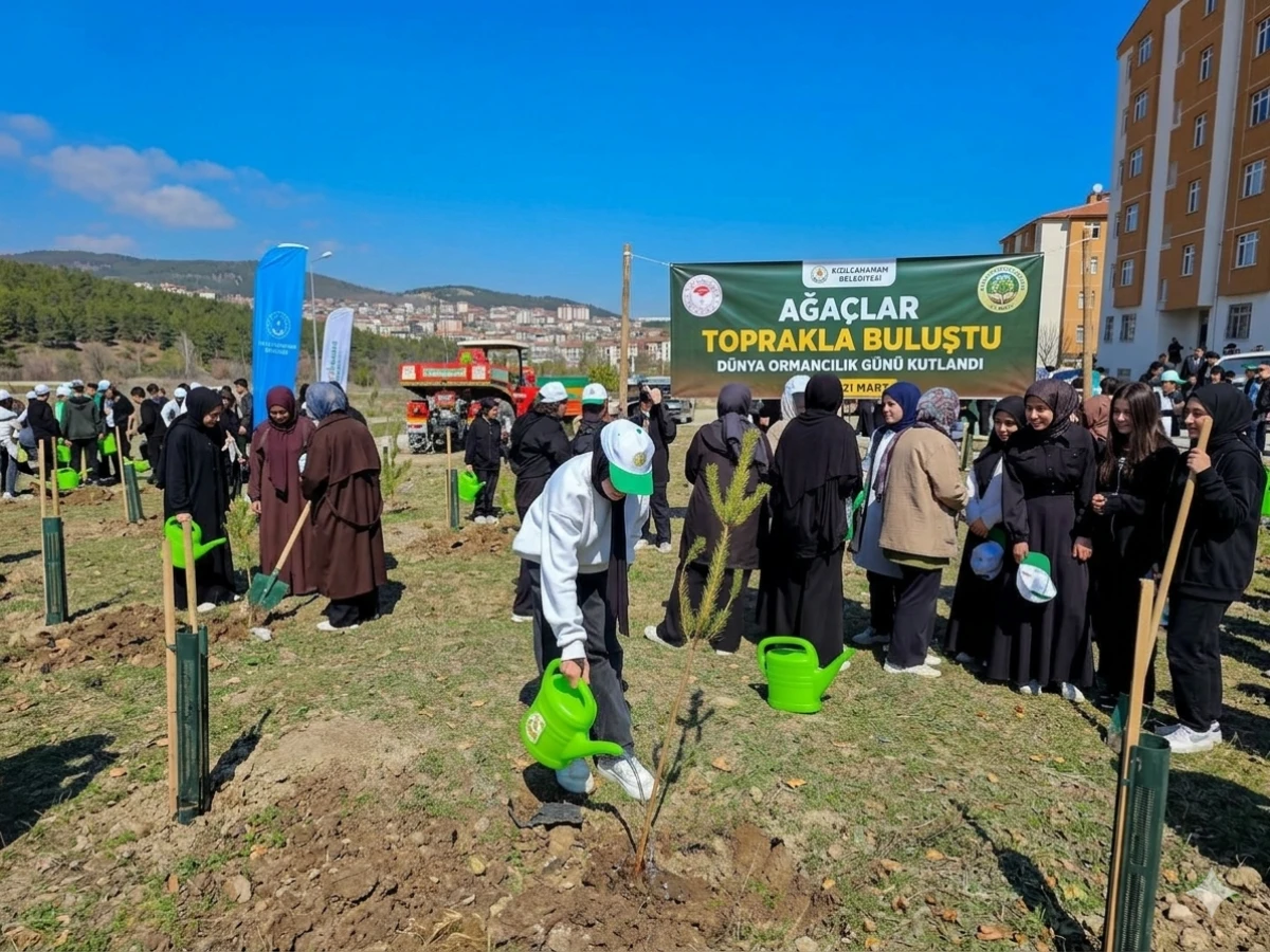 Kızılcahamam&rsquo;da Geleceğe Nefes: BAV G&uuml;rcan Kız Anadolu İmam Hatip Lisesi&rsquo;nde Fidanlar Toprakla Buluştu