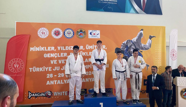 Mehmet Serttek U-18 JuJitsu Türkiye Şampiyonu Oldu