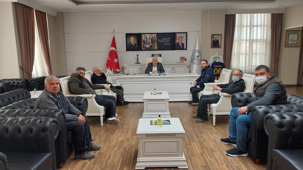 Süleyman Acar Demirciler, Marangozlar ve Oto Sanatkarları Derneğini Belediyede Ağırladı