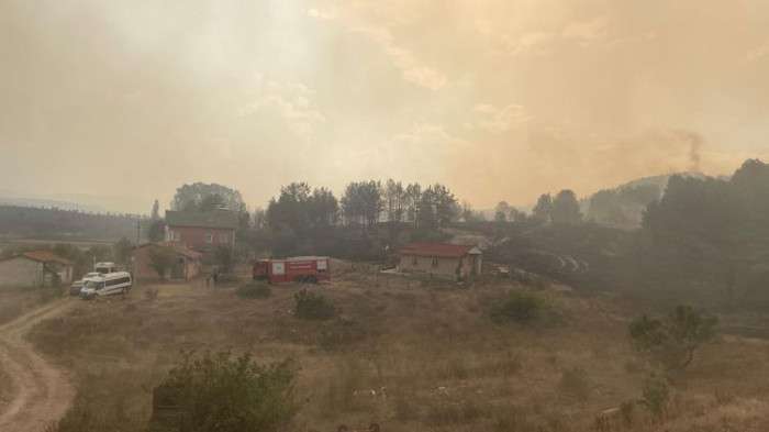 Şahinler Köyünde Başlayan Yangın Sürüyor